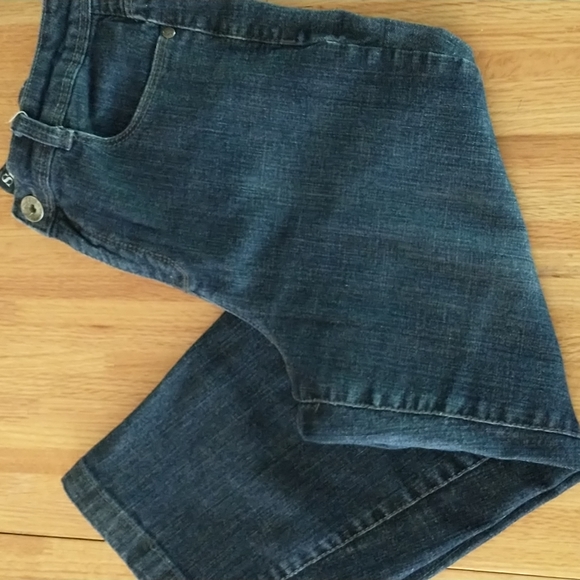 🎇Style & Co. Denim Capris - Picture 3 of 6